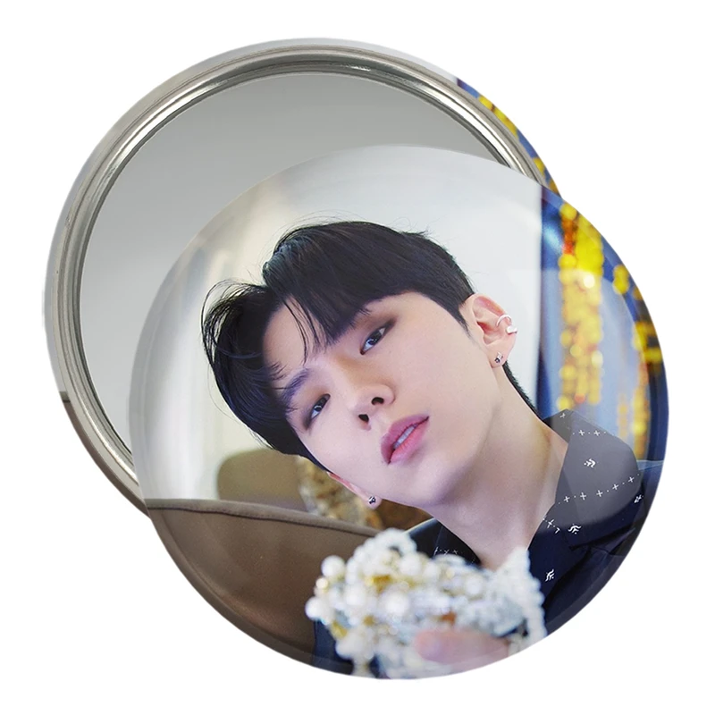 آینه جیبی خندالو مدل کیهیون گروه مانستا اکس MONSTA X  کد 21154