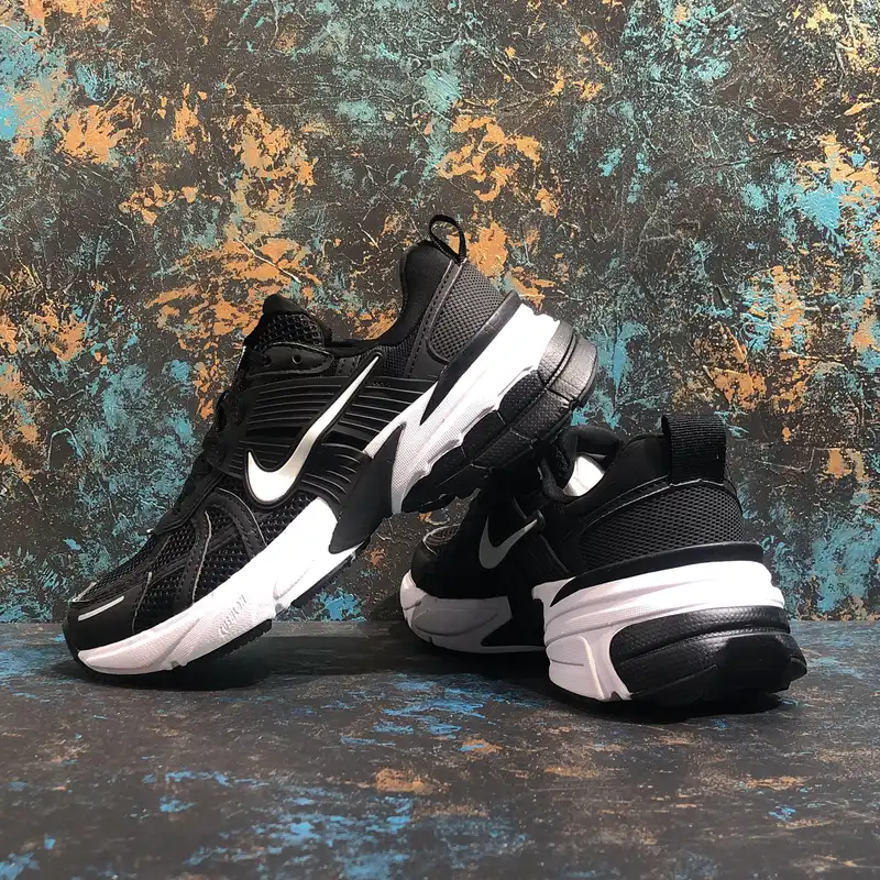 کفش مخصوص دویدن مدل   V2K BKWH-100068001