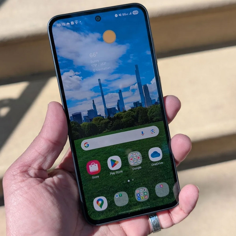 گوشی موبایل سامسونگ مدل Galaxy A36 دو سیم کارت ظرفیت 128 گیگابایت و رم 8 گیگابایت - ویتنام - به همراه شارژر 45 وات سامسونگ، 2 عدد قاب و 1 عدد محافظ صفحه نمایش