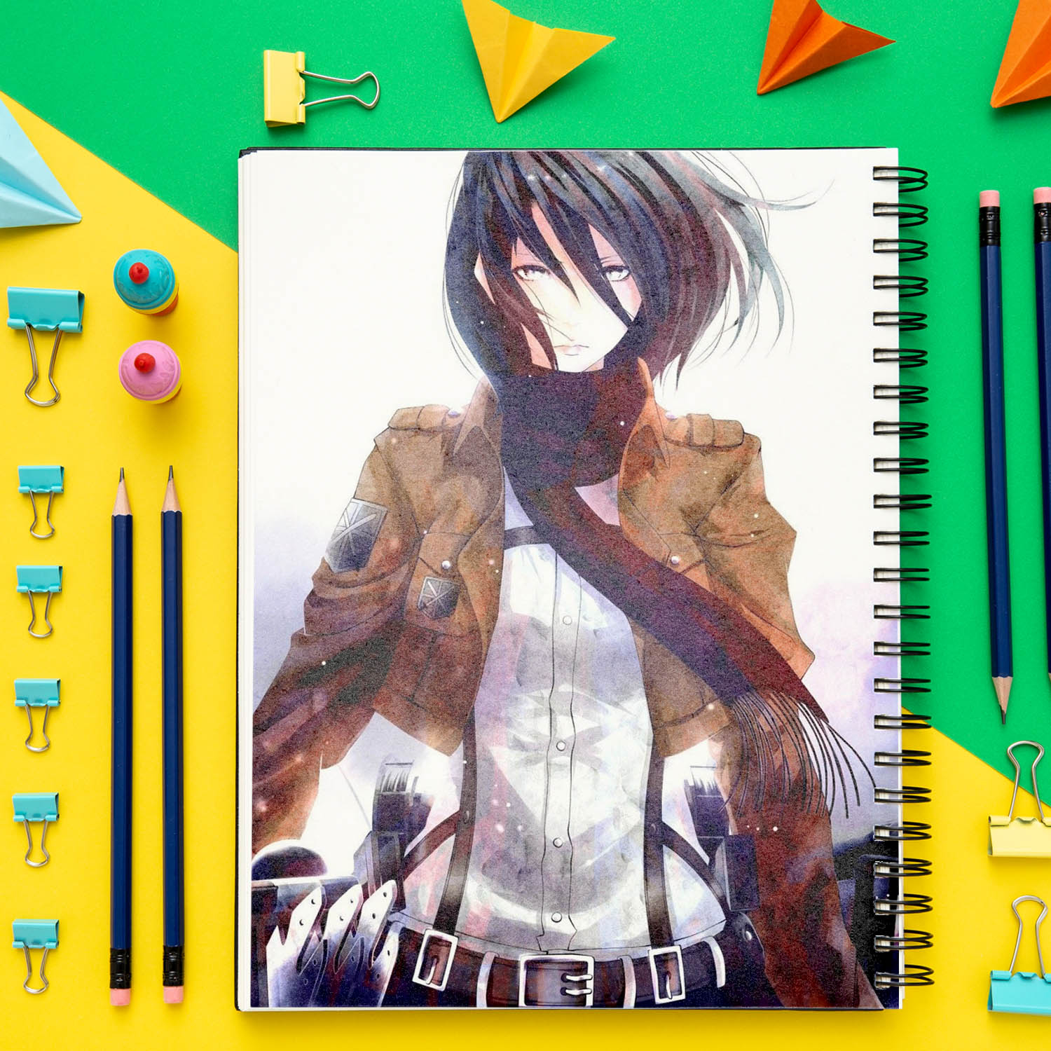 دفتر مشق باژیکان طرح انیمه اتک آن تایتان Attack On Titan کد 20211451 به همراه استیکر لپ تاپ مجموعه 14 عددی