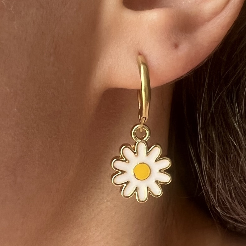 گوشواره دخترانه مدل بابونه