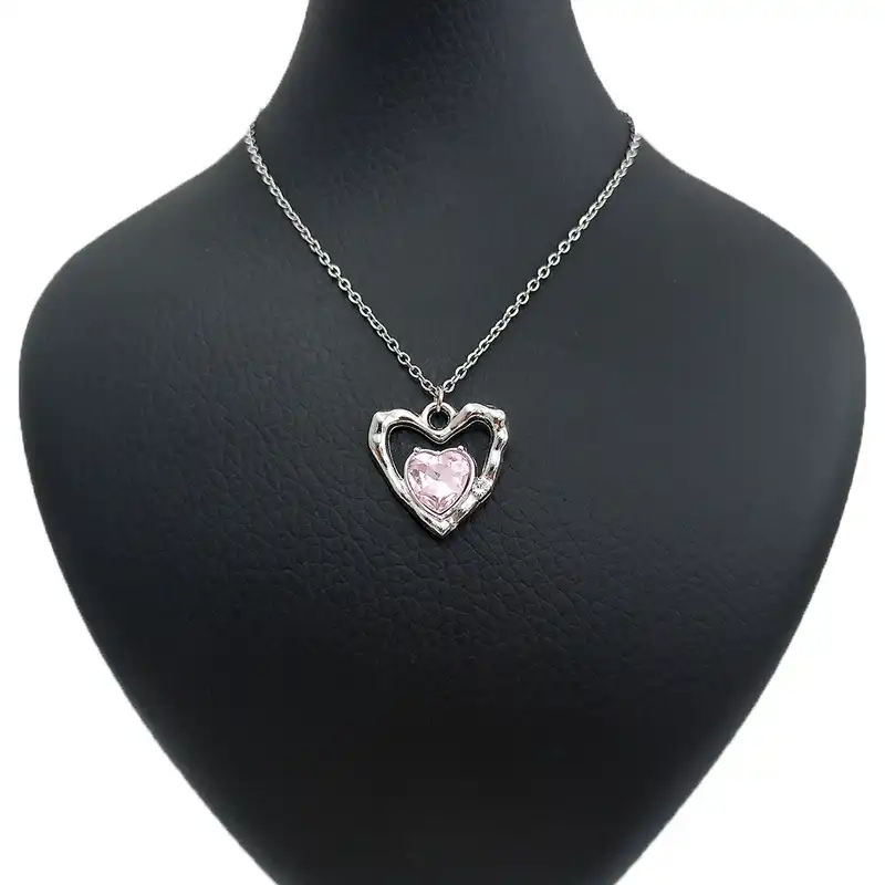 گردنبند زنانه طرح قلب نگین دار