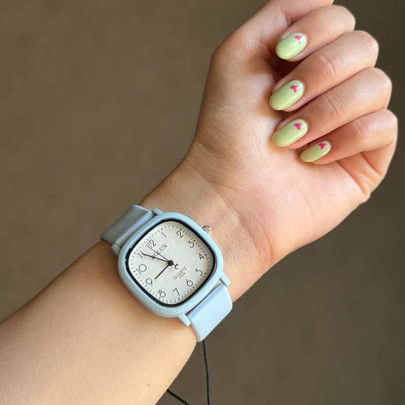 ساعت مچی عقربه ای بولون مدل 6131L