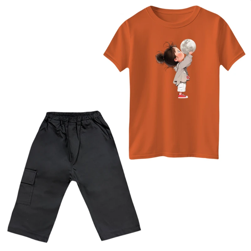 ست تی‌شرت آستین کوتاه و شلوارک دخترانه مدل دخترک و ماه