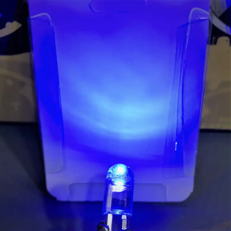 لامپ پلاک خودرو اف اچ دی مدل COB-B-L-U-E كد 01 بسته دو عددی