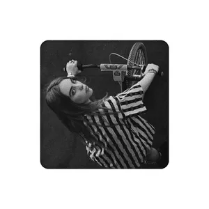 زیرلیوانی طرح Billie Eilish کد 2797202