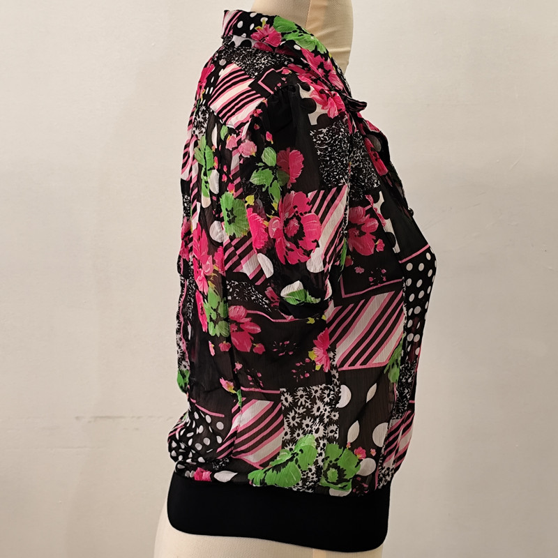 بلوز آستین کوتاه زنانه مدل گلدار مجلسی توری