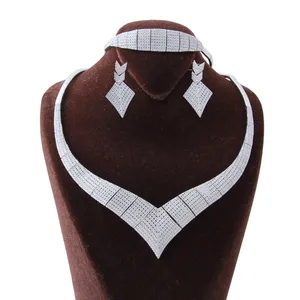 نیم ست نقره زنانه بازرگانی میلادی کد NTR_209