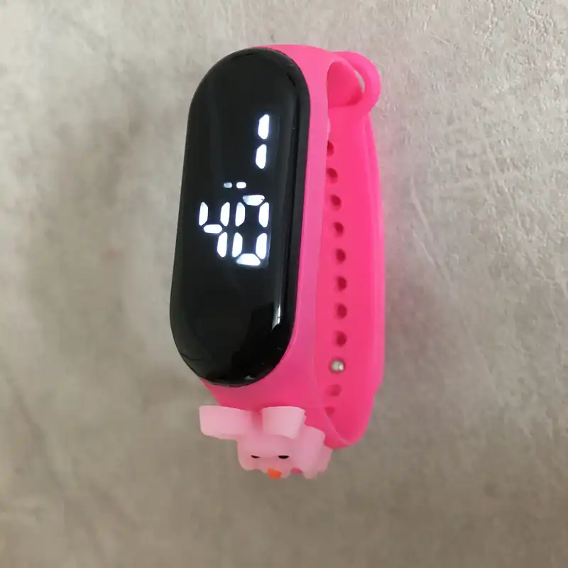 ساعت مچی دیجیتال بچگانه مدل ضدآب سیلیکونی فانتزی طرح پیگ پو کد PI G POOH 22