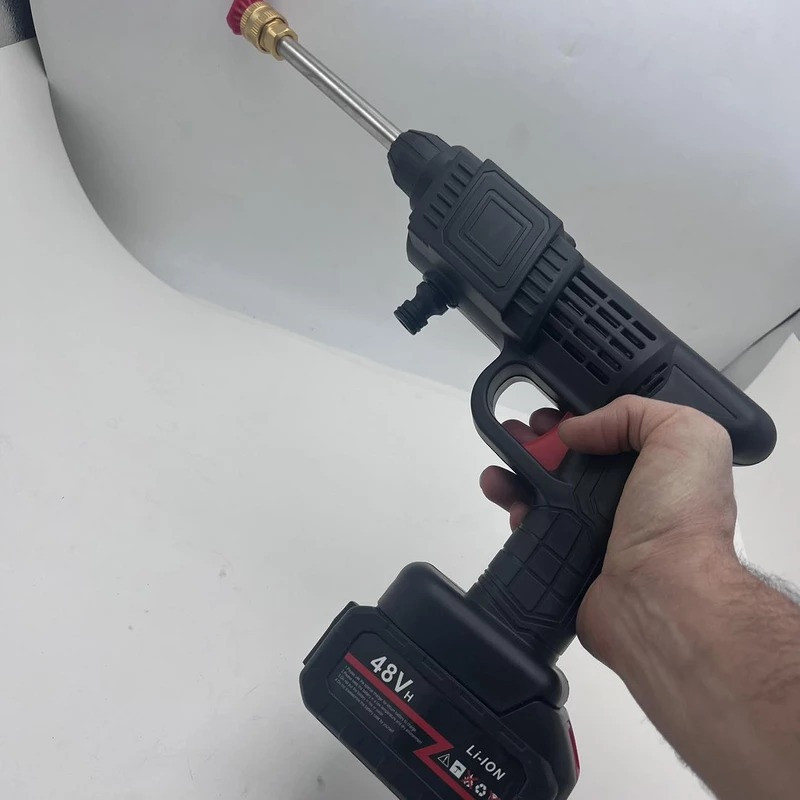 کارواش شارژی مدل ِDB به همراه باطری اضافی کارواش شارژی مدل ِDB به همراه باطری اضافی