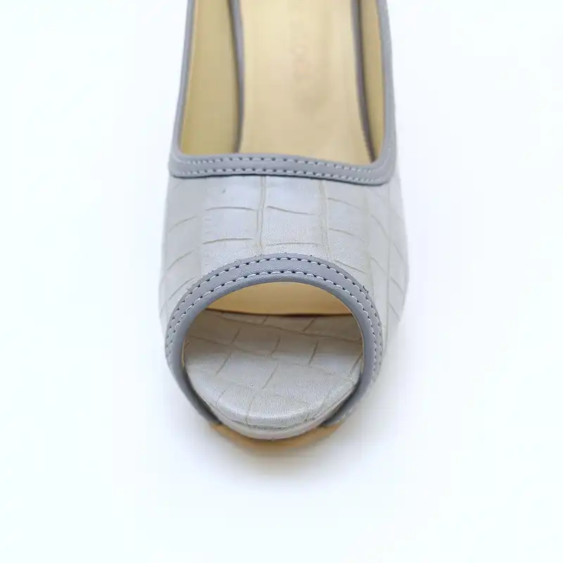 صندل زنانه مدل N 4