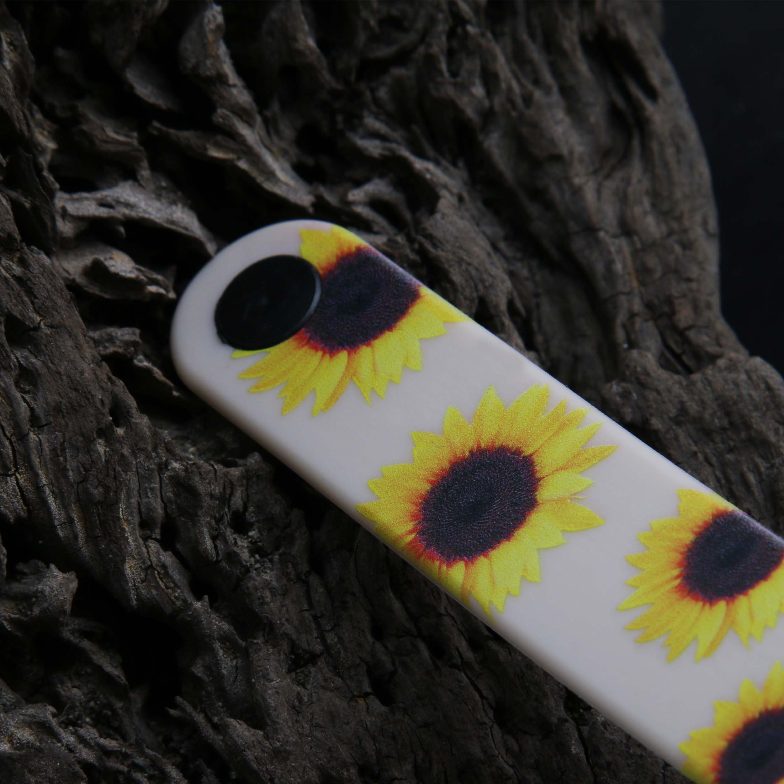 ساعت مچی دیجیتال زنانه مدل بند سیلیکونی افتابگردون کد WHW_376