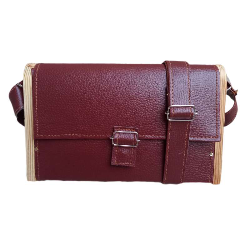 کیف رودوشی مدل کلاسیک چوب و چرم