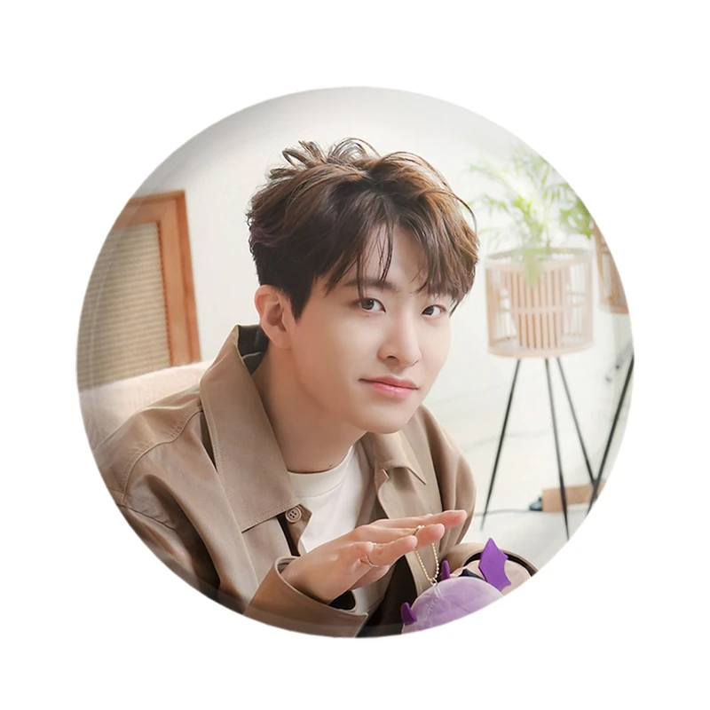 مگنت خندالو مدل یونگجه گروه گات سون GOT7  کد 20994