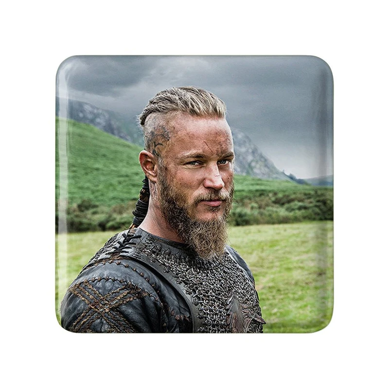 مگنت خندالو مدل رگنار سریال وایکینگ ها Vikings کد 29117
