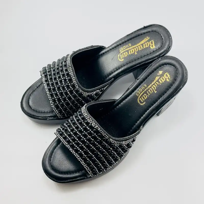 صندل زنانه مدل مرواریدی