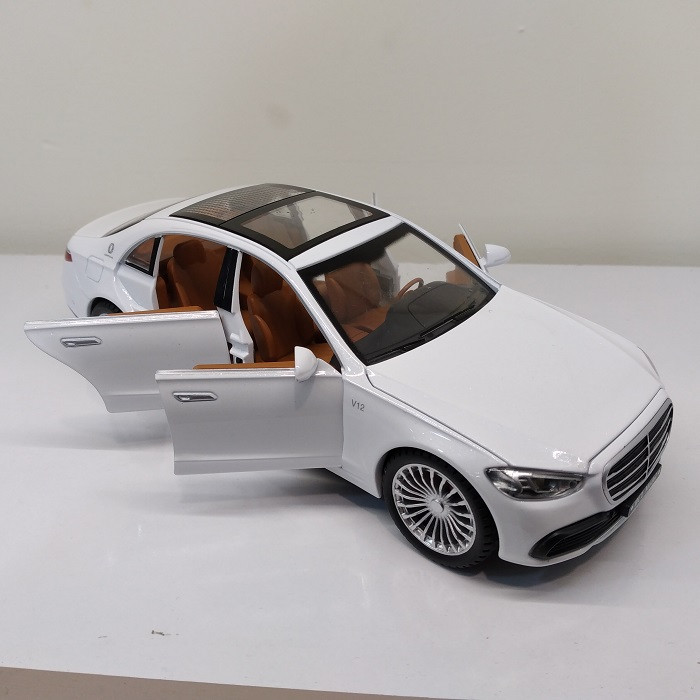 ماشین بازی مدل بنز طرح s600