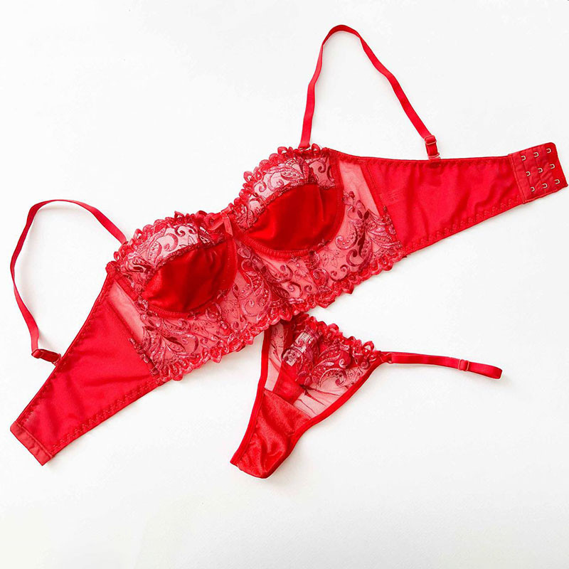 ست شورت و سوتین زنانه نوشه پوش مدل دکلته توری پایه بلند کد 98002