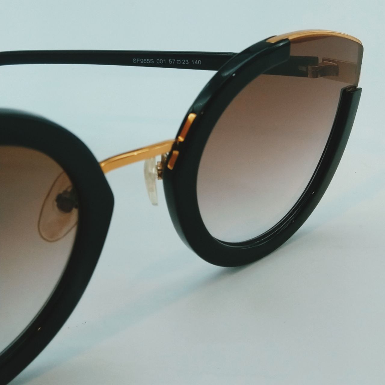 عینک آفتابی زنانه سالواتوره فراگامو مدل SF965S 001 -  - 5