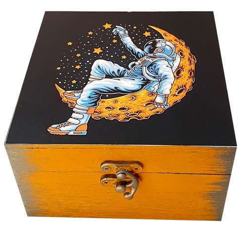 جعبه هدیه چوبی مدل فانتزی طرح فضانورد کد SB16