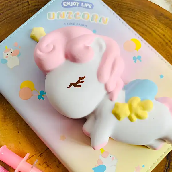 دفتر یادداشت مدل نرمالو کره ای اسکوییشی یونیکرن