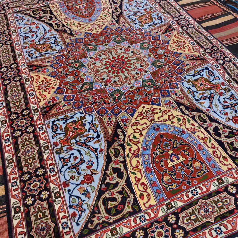 فرش دستبافت دو متری طرح گنبدی کد SH 52