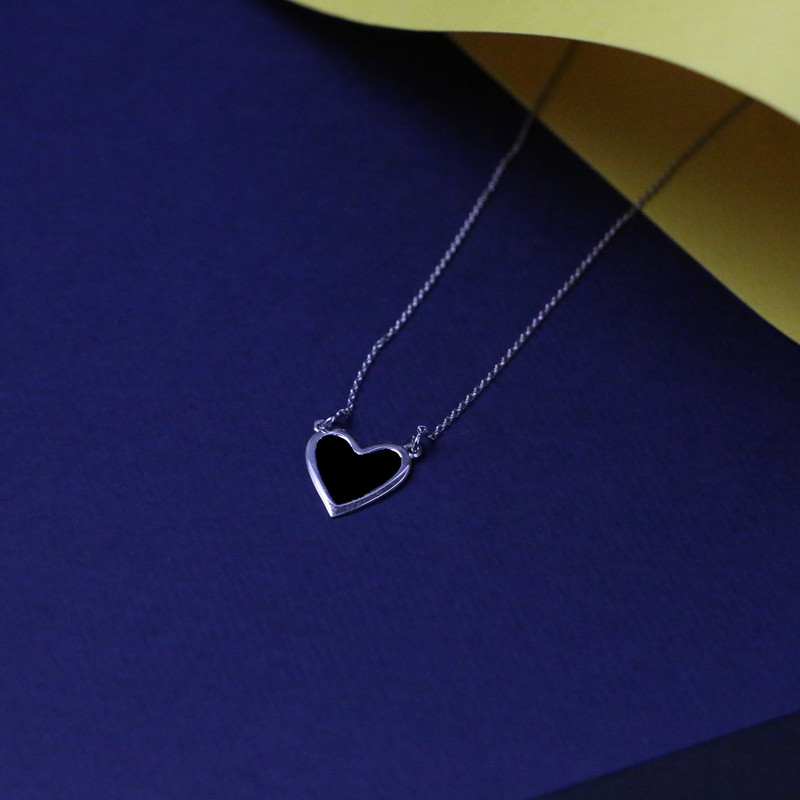 گردنبند نقره زنانه مدل قلب رنگ مشکی گردنبند نقره زنانه مدل قلب رنگ مشکی