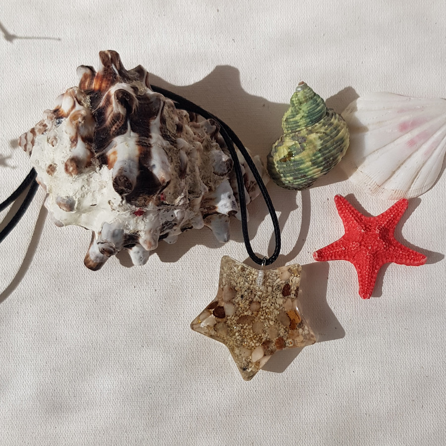 گردنبند دخترانه مدل رزینی ستاره