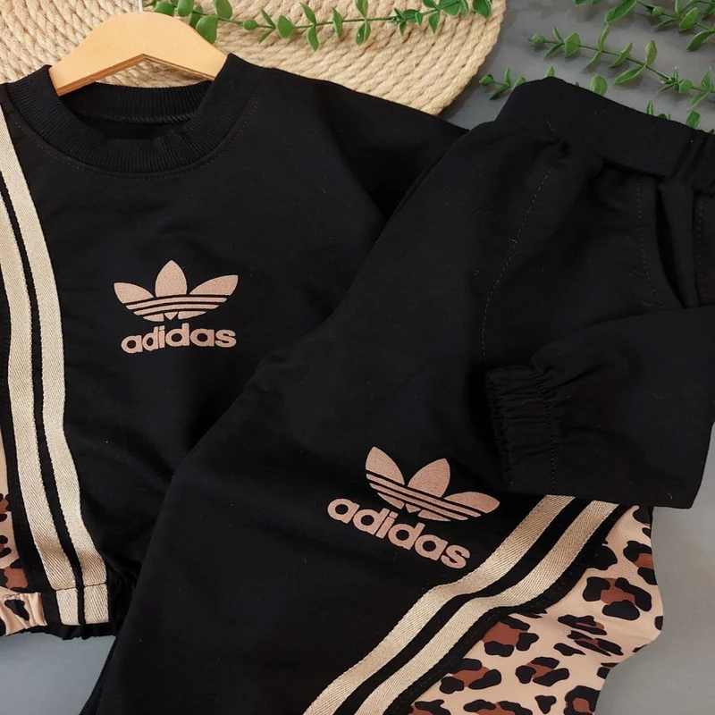 عکس شماره 3 : ست سویشرت و شلوار راحتی دخترانه مدل ترکیبی پلنگی