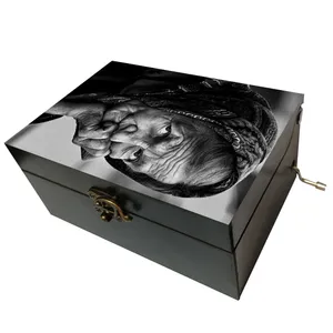 جعبه موزیکال مدل هندلی طرح پرتره پیرزن کد T1048