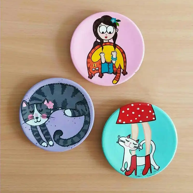 بشقاب دیوارکوب سفالی طرح دختر و گربه کد D176 مجموعه 3 عددی