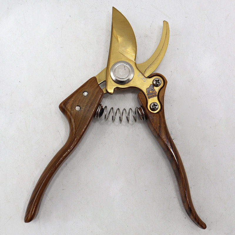 قیچی باغبانی مدل گوریلا کد YP-AR-SK-5 قیچی باغبانی مدل گوریلا کد YP-AR-SK-5