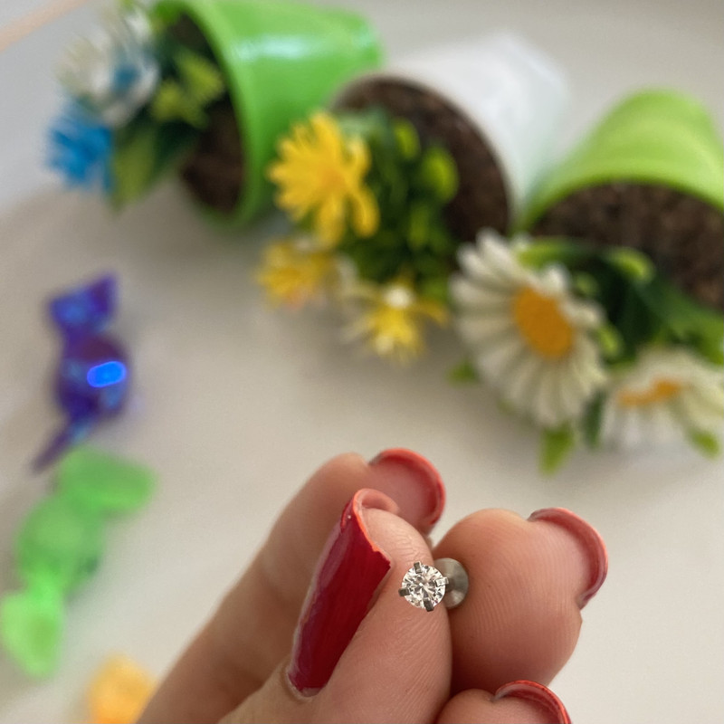 پیرسینگ مدل تک نگین پیرسینگ مدل تک نگین