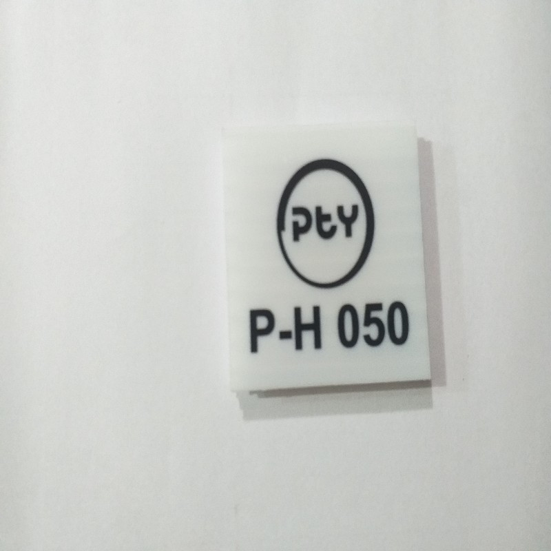 عایق پلی کربنات مدل 4MIL کد WHIIT طول 6 متر بسته 3 عددی