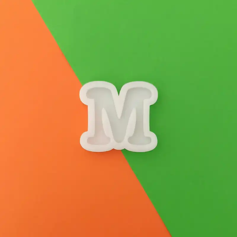 قالب رزین مدل حروف انگلیسی طرح M