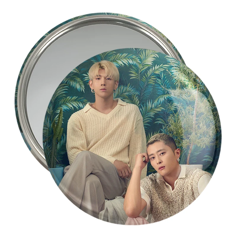 آینه جیبی خندالو مدل گروه کارد Kard  کد 20155