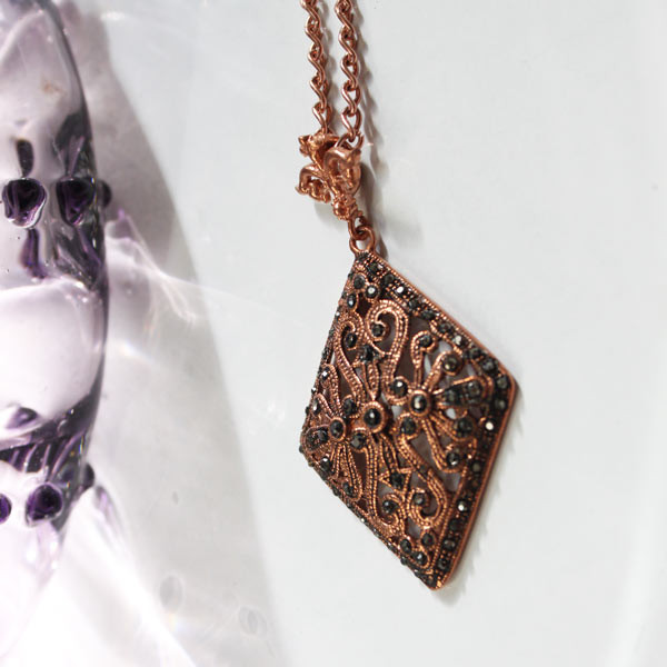 آویز گردنبند زنانه مدل ماگازیت لوزی کد JW291 آویز گردنبند زنانه مدل ماگازیت لوزی کد JW291