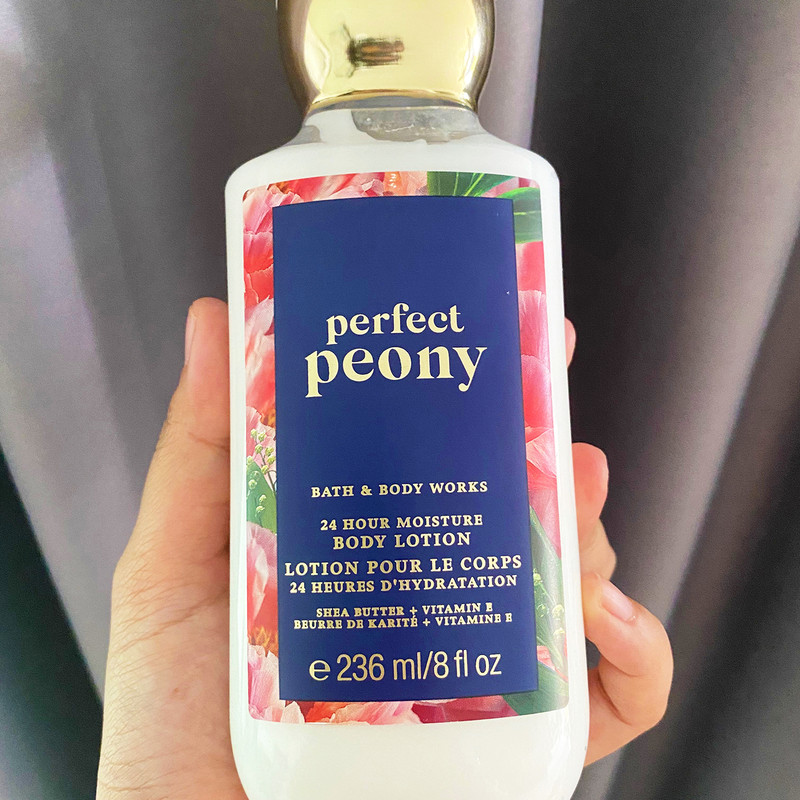 لوسیون بدن بس اند بادی ورکز مدل perfect peony حجم 236 میلی لیتر