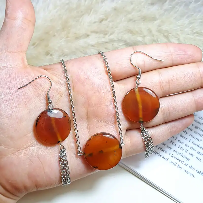 نیم ست زنانه مدل  عقیق سکه ای و زنجیر استیل