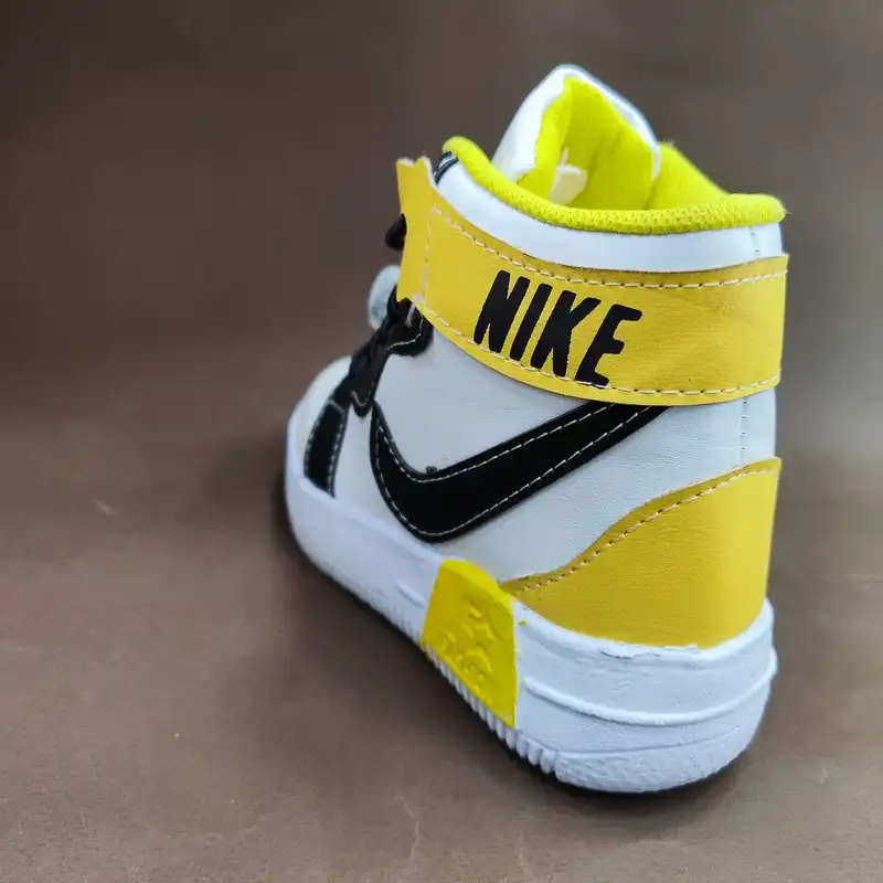 کفش مخصوص پیاده روی مدل 2025