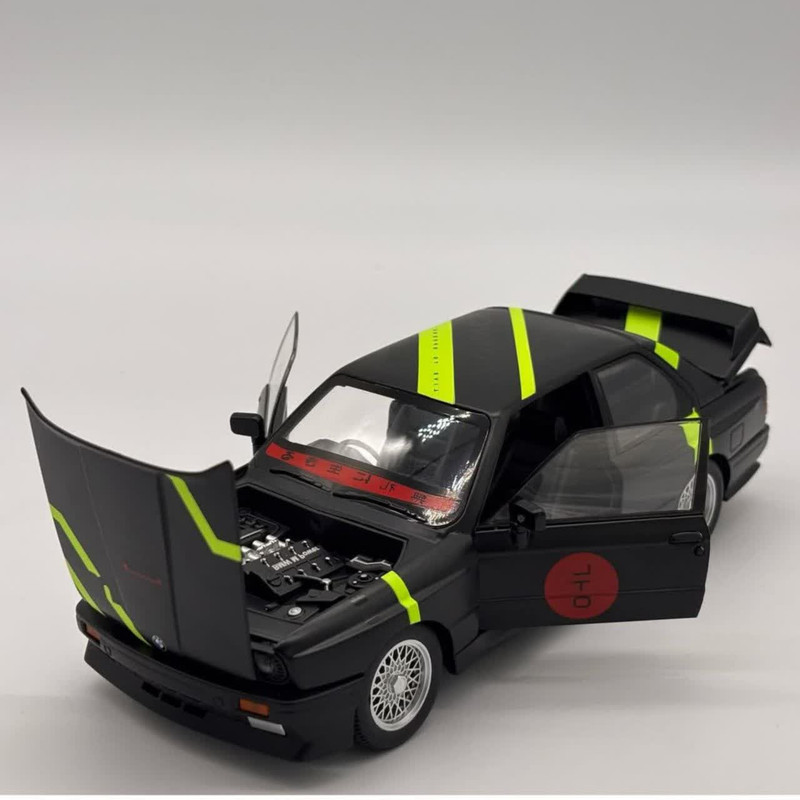 ماکت ماشین ناب سل مدل بی ام و فلزی چراغدار BMW E30 M3 NAAB001 به همراه جاسوییچی