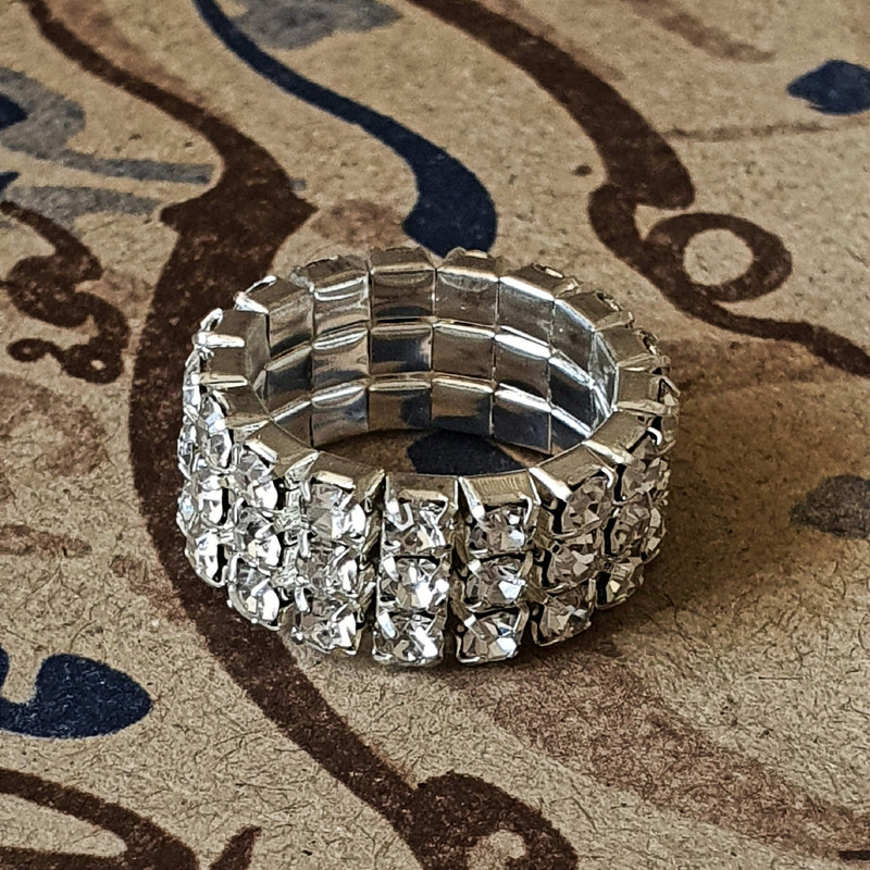 انگشتر زنانه ماصرم مدل  نگین دار کد Ri3139