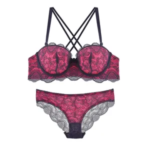 ست شورت و سوتین زنانه مدل نیم کاپ گیپور