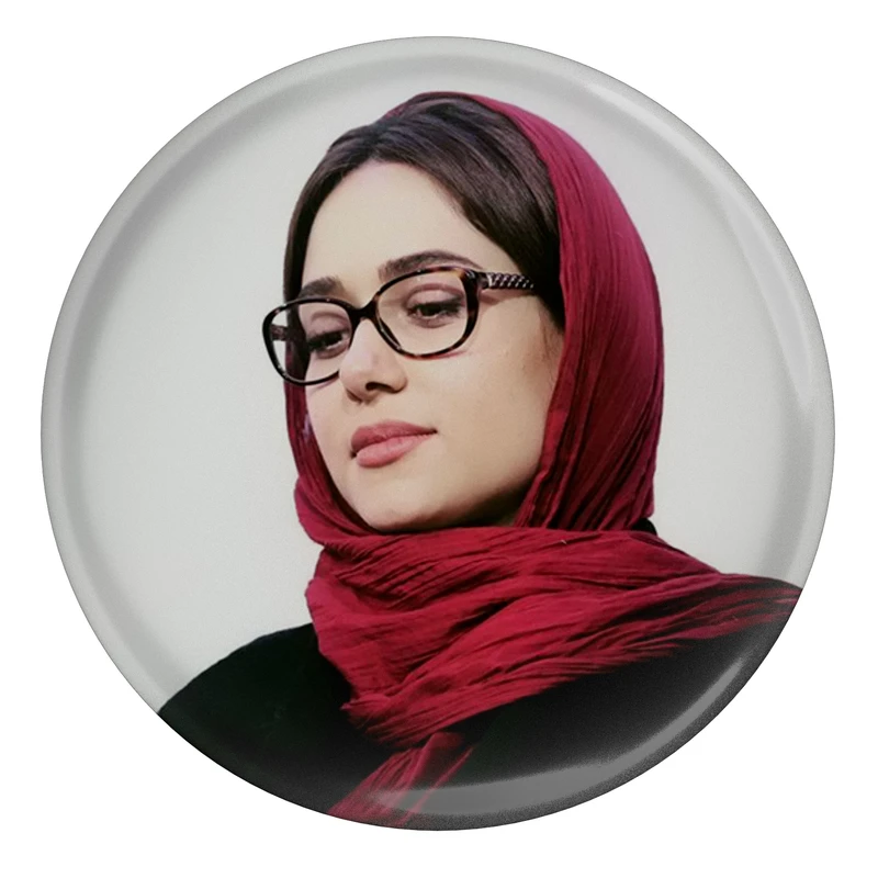 مگنت طرح بازیگر پریناز ایزدیار مدل S8396