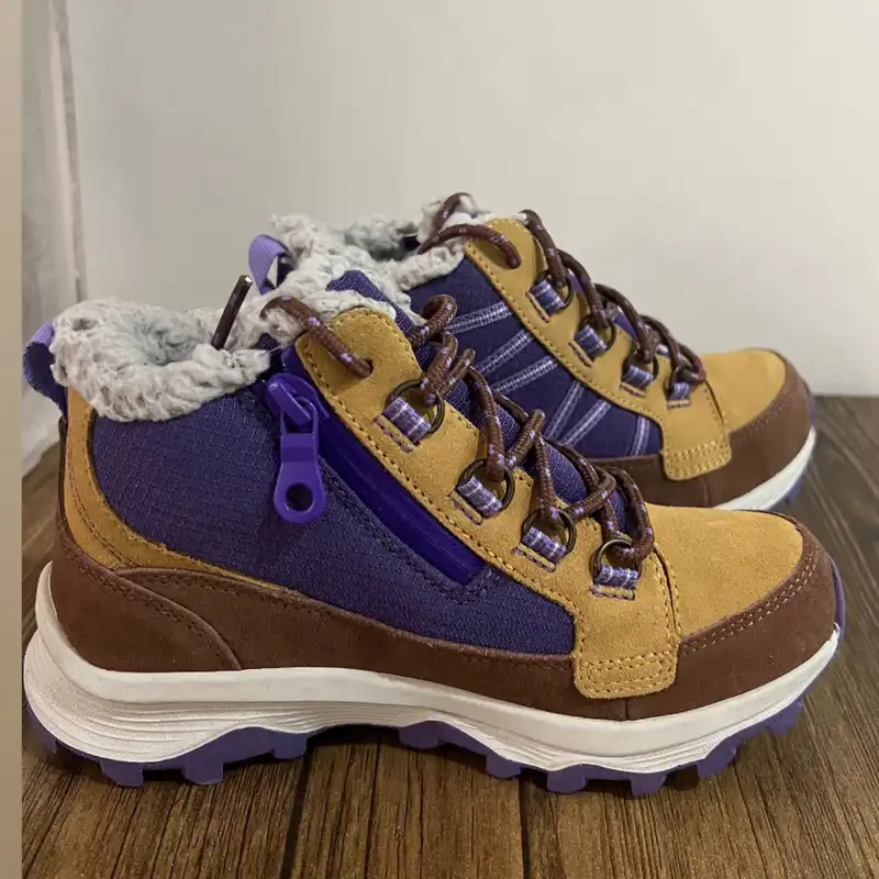 کفش طبیعت گردی پسرانه مرل مدل C2090