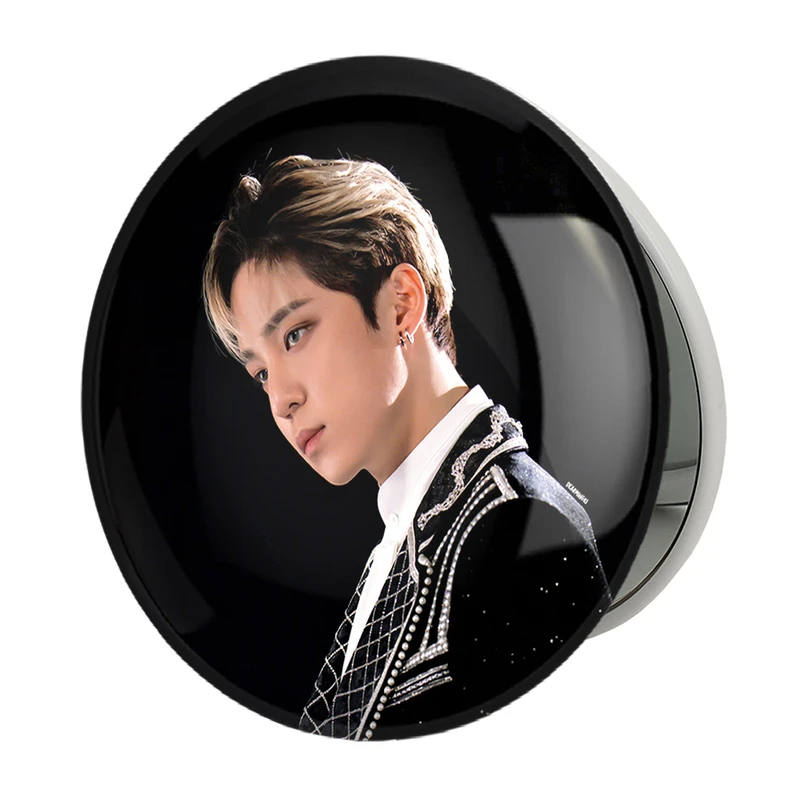 آینه جیبی خندالو طرح یونهو گروه ایتیز ATEEZ مدل تاشو کد 21213 