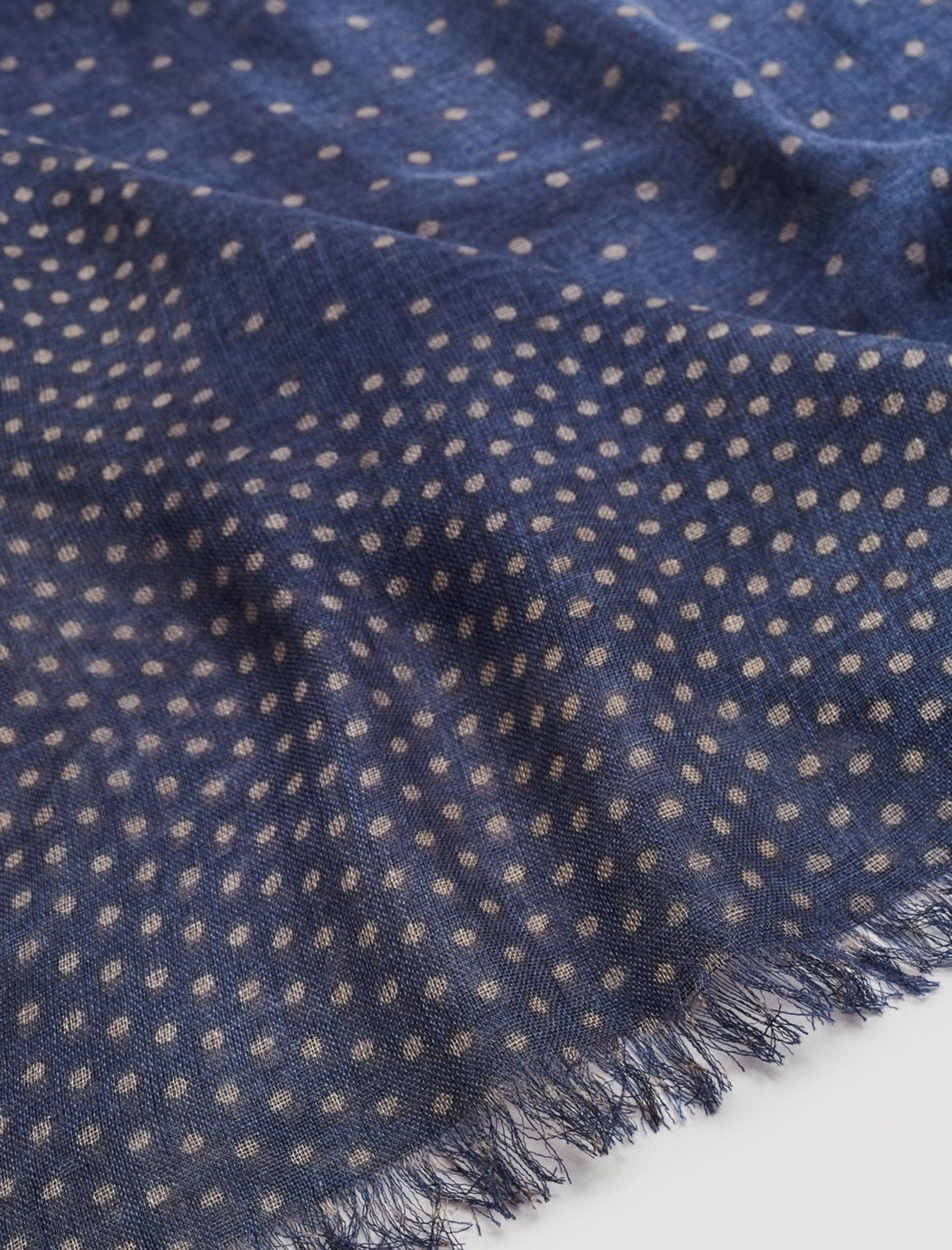 شال گردن طرح دار مردانه - مانگو