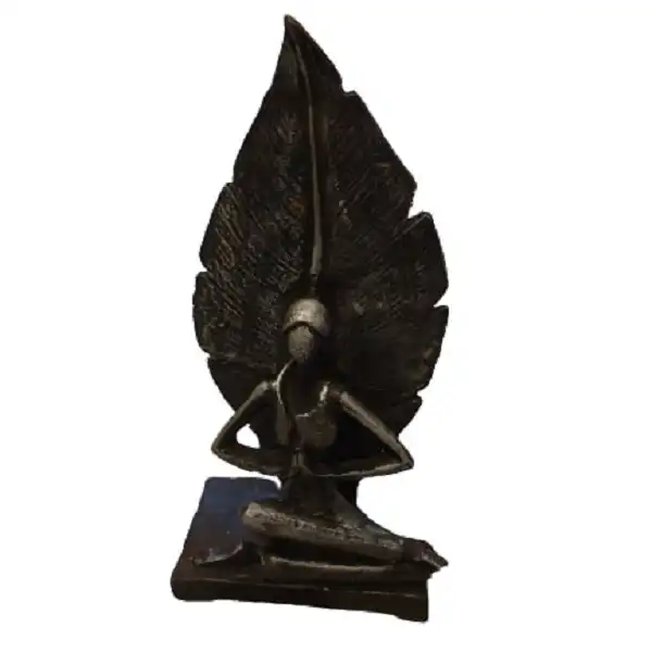 مجسمه مدل یوگا طرح برگ