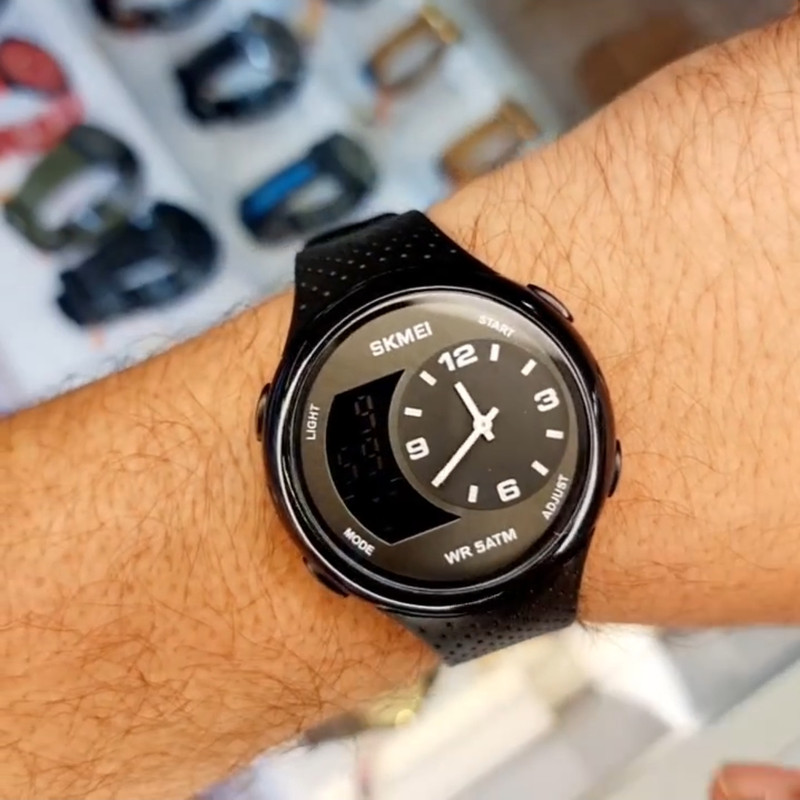 ساعت مچی دیجیتال اسکمی مدل سه زمانه کرنوگراف بند پیو ساعت مچی دیجیتال اسکمی مدل سه زمانه کرنوگراف بند پیو