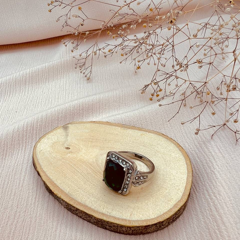 انگشتر زنانه مدل مربع نگینی کد kr انگشتر زنانه مدل مربع نگینی کد kr